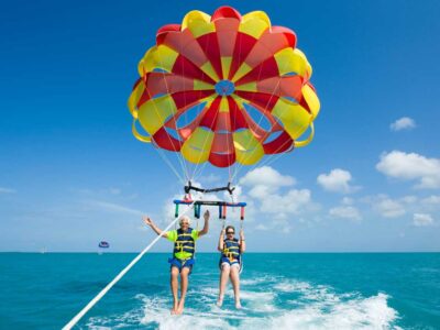ROATAN SKY ADVENTURE: PARASAILING OVER THE REEF
