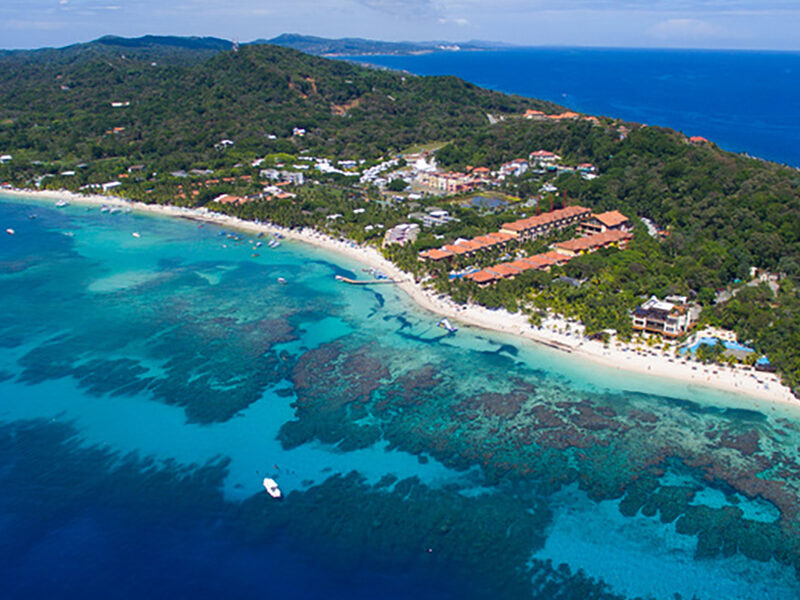 ISLAND TOUR // The Roatan Roots & Routes Tour